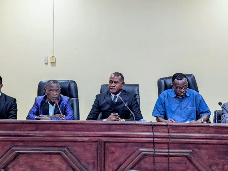 Quelques membres de l'intersyndicale de PHC SA