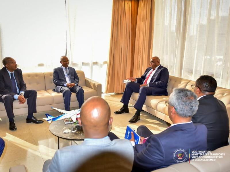 Le VPM des Transports, Jean-Pierre Bemba, et les responsables d’Ethiopian Airlines, et d’Air Congo [photo d'illustration]