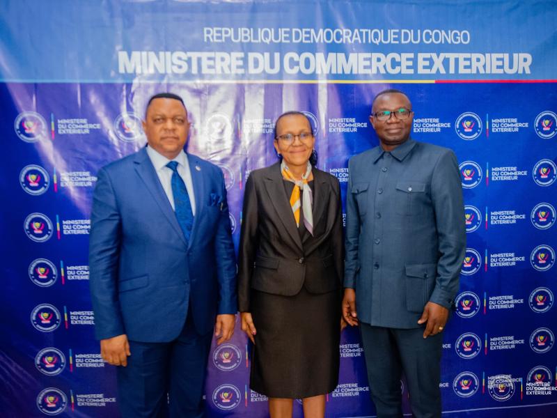 Le ministre du Commerce extérieur, Julien Paluku Kahongya, avec des partenaires sud-africains [photo d'illustration]