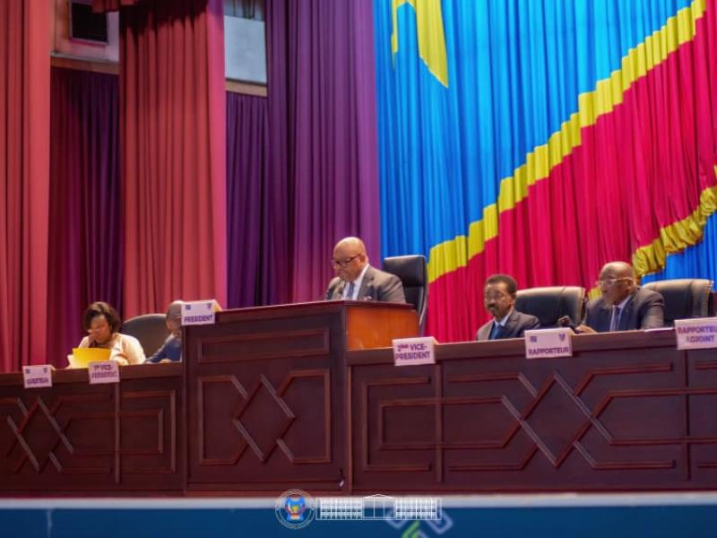 Les membres du Bureau de la Chambre basse du Parlement lors de la plénière tenue mardi 28 avril 2026