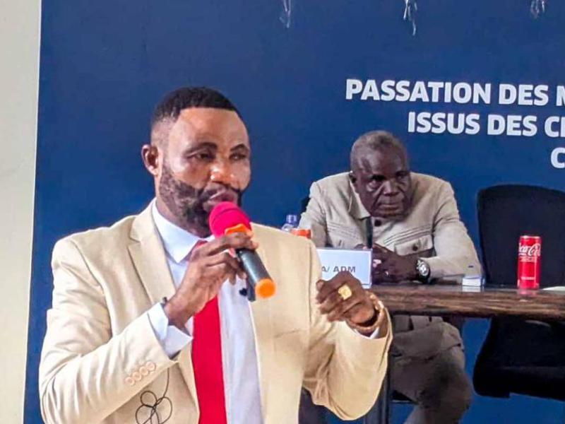 Joseph KASINZI, Directeur Général de la Régie des fourrières et de contrôle technique des véhicules de Kinshasa (RFCK) lors du lancement des nouvelles vignettes