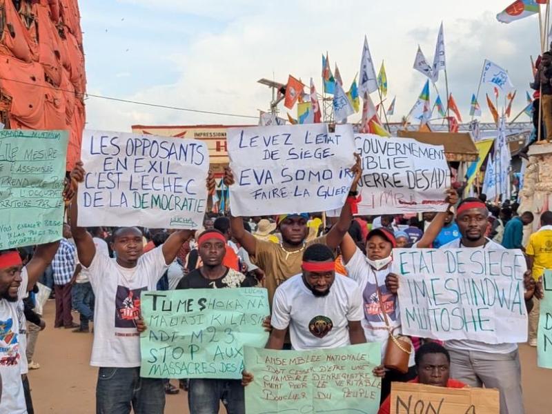 La LUCHA dans une manifestation [photo d'illustration]