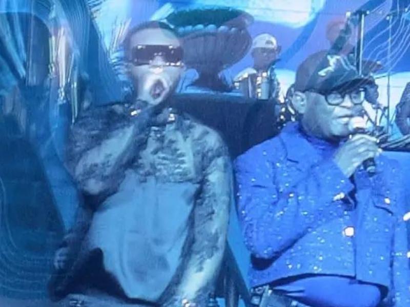 Fally Ipupa et Jossart Nyoka lors de leur prestation au Stage de France