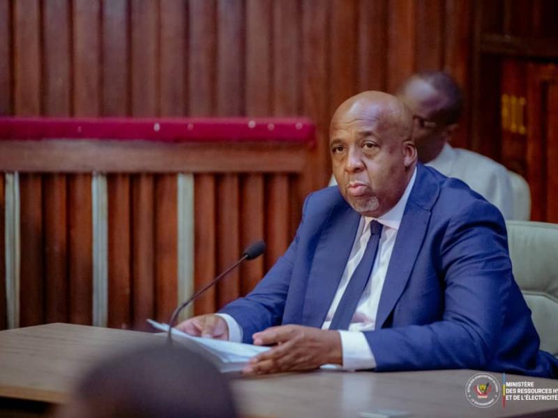 Le ministre des Ressources hydrauliques, Aimé Molendo Sakombi 