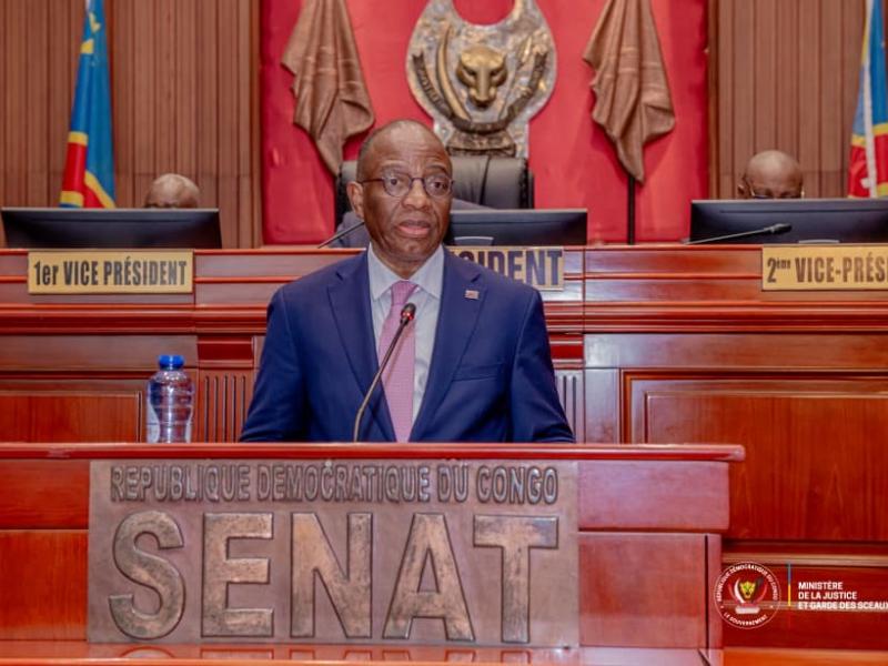 Le ministre d’État en charge de la Justice, Guillaume Ngefa, devant les sénateurs, mardi 05 mai 2026