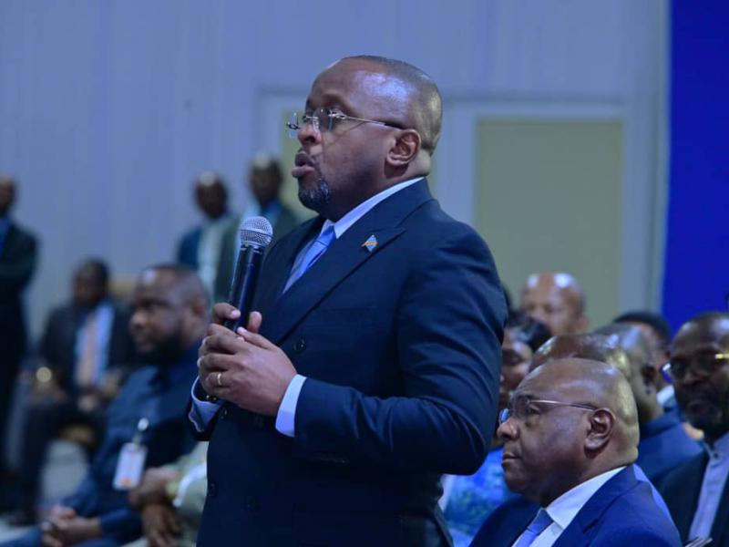 Le VPM Jacquemain Shabani lors d’une conférence de presse animée par le Président Félix Tshisekedi [photo d’illustration]