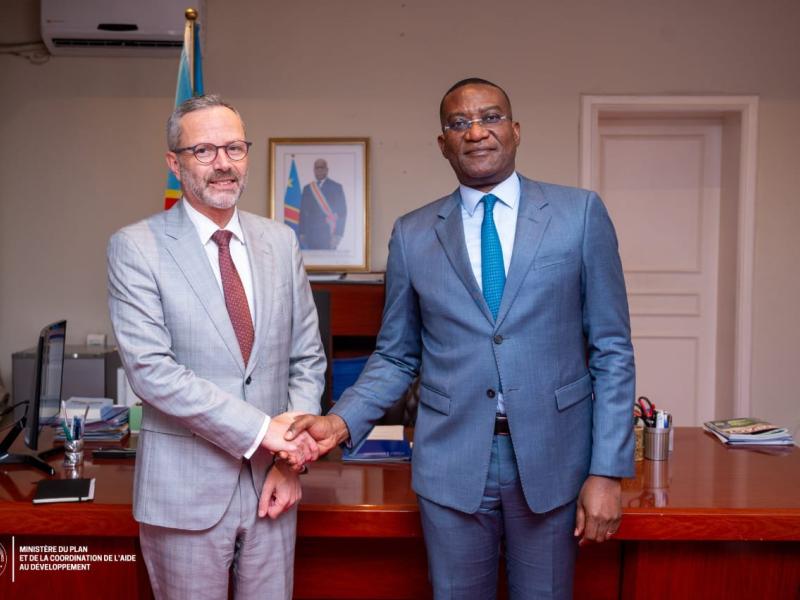 Le ministre du Plan Guylain Nyembo et l’ambassadeur de France en RDC Rémi Maréchaux [photo d'illustration]