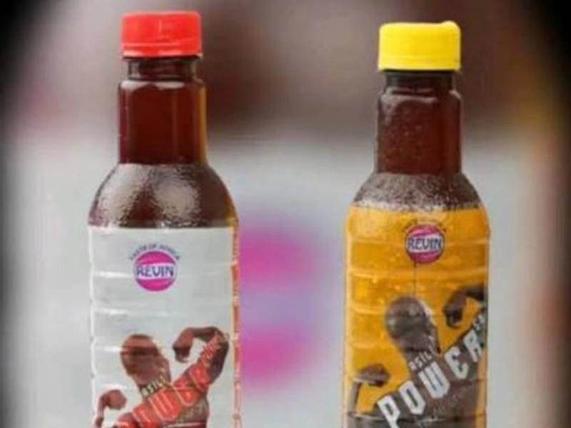 Deux bouteilles de la boisson interdite «Power» dit “Mutu rouge”