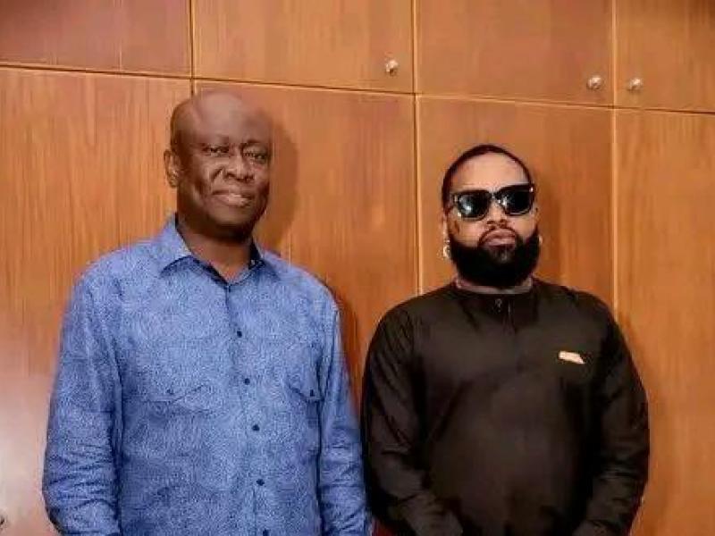 Le SG de l'UDPS Augustin Kabuya et le Chanteur Ferré Gola.