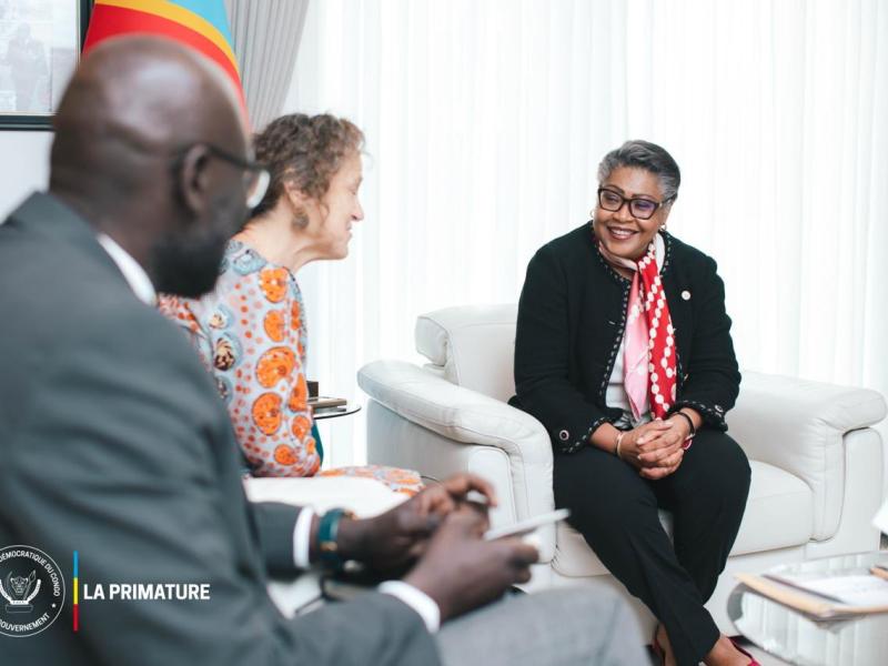 La Première ministre Judith Suminwa et Docteure Anne Ancia, représentante intérimaire de l'OMS en RDC, ce lundi 11 mai 2026