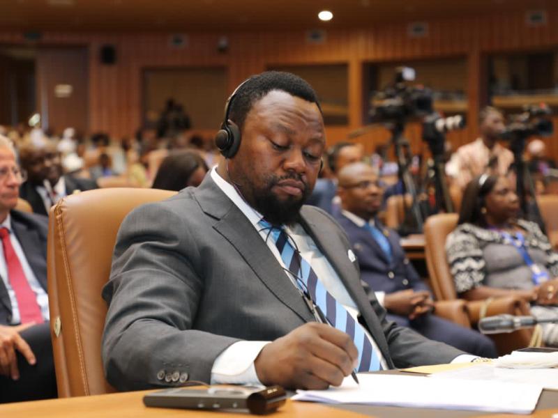 Le ministre congolais Samuel Mbemba en marge de la 87e session de la CADHP