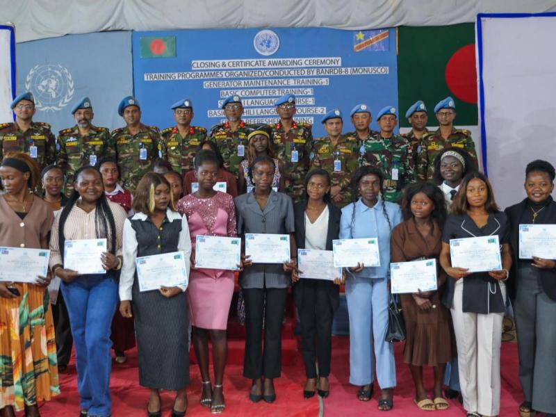 Quarante jeunes reçoivent leurs certificats de fin de formation de la MONUSCO à Bunia.