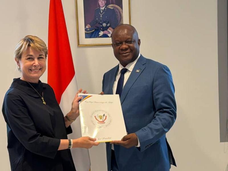 Le ministre délégué Crispin Mbadu et Isabelle Rosabrunetto, directrice générale du Département des Relations extérieures et de la Coopération du Ministère d’État de la Principauté de Monaco