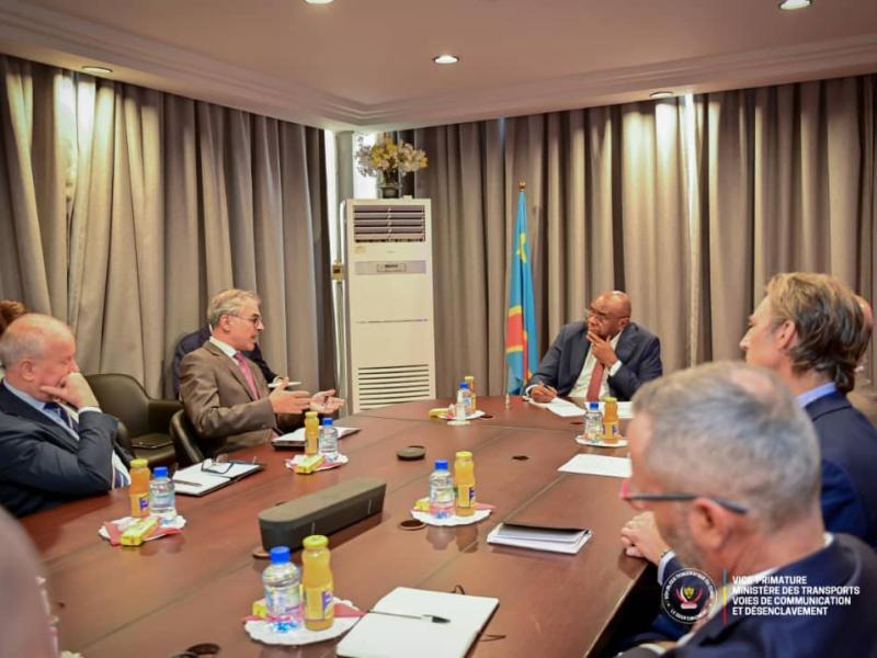 Le VPM Jean-Pierre Bemba Gombo et la délégation des ambassadeurs de l'Union européenne