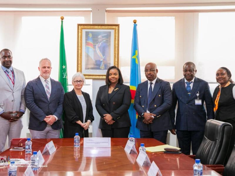 La vice-ministre des Affaires étrangères Noëlla Ayeganagato avec la délégation canadienne conduite par Ryan Clark, DG du Bureau de l’Afrique centrale, australe et orientale au sein de Global Affairs Canada [photo d'illustration]