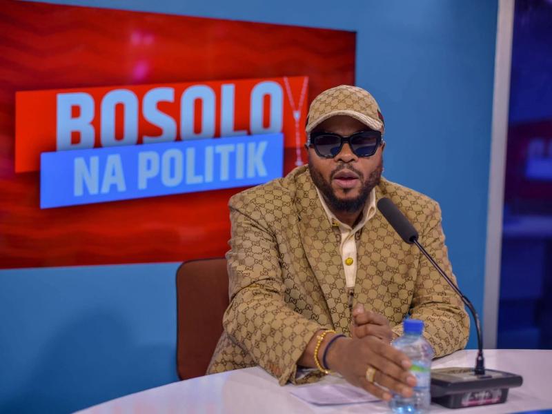 JB Mpiana sur le plateau de Bosolo na Politik