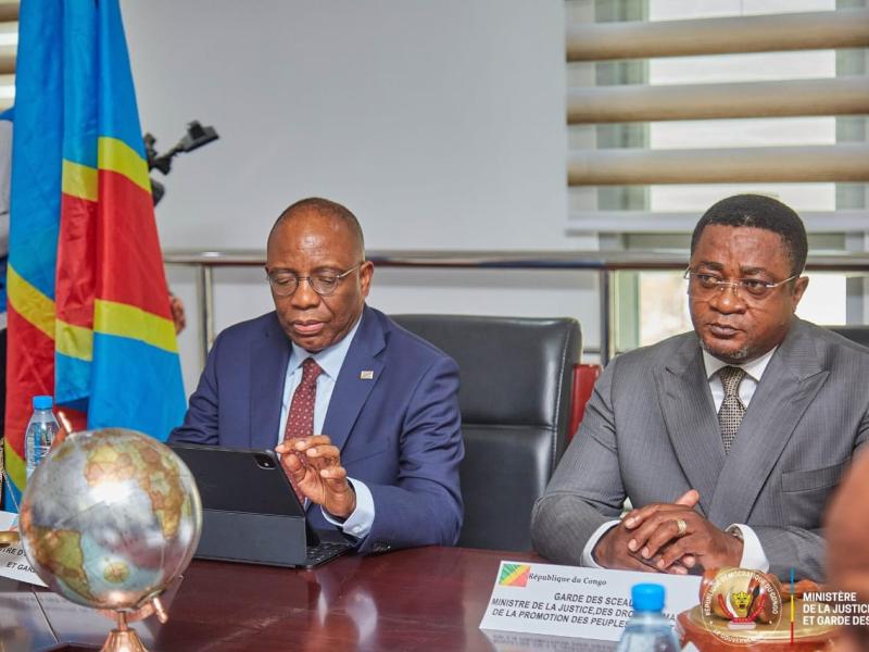 Le ministre de la justice Guillaume Ngefa, avec son homologue congolais, Ange Aimé Wilfrid Bininga [photo d'illustration]