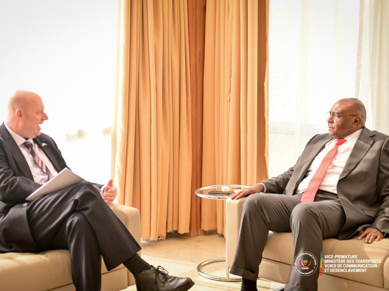 Le vice-Premier ministre en charge des Transports, Jean-Pierre Bemba, et Peter Fernandes [photo d'illustration]