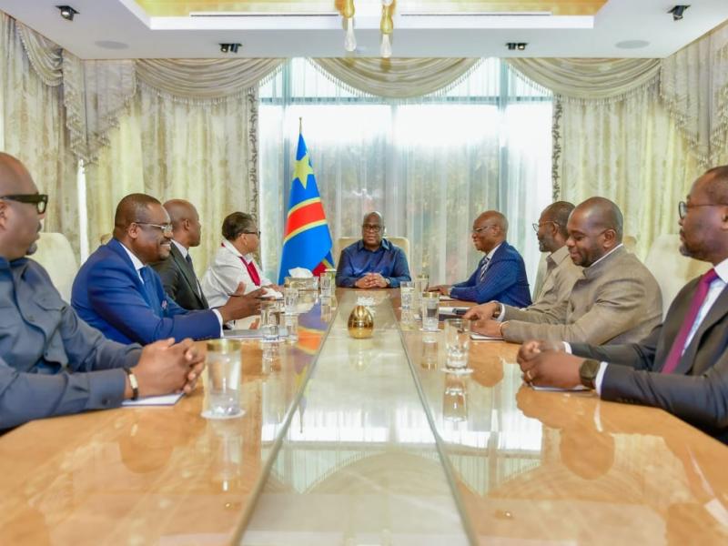 Le Président Félix Tshisekedi en réunion avec quelques membres du gouvernement et d'autres experts [photo d'illustration]