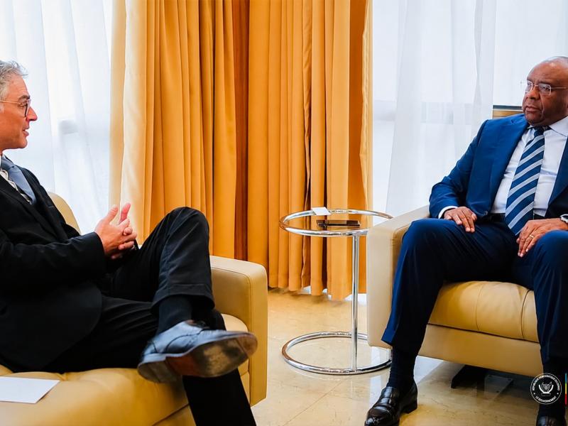 Le VPM des Transports Jean-Pierre Bemba et l'ambassadeur du Portugal accrédité en RDC, Mario Soares Gomes [photo d'illustration]
