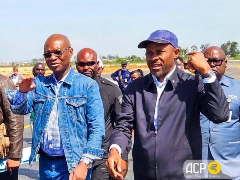 Le ministre de la Santé, Samuel Roger Kamba, et son collègue de la Communication et des Médias, Patrick Muyaya, à leur arrivée à Bunia [Photo d’illustration]
