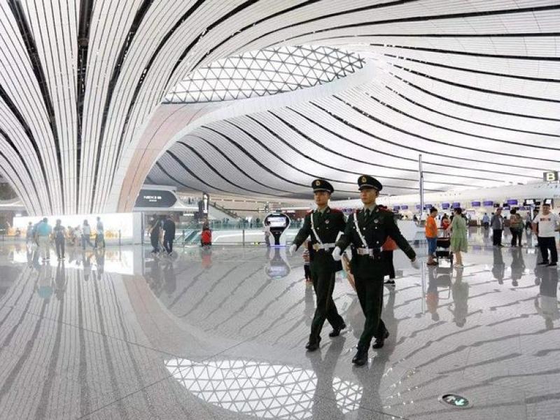Des services de sécurité à l'Aéroport international de Pékin-Daxing [Photo d'illustration]