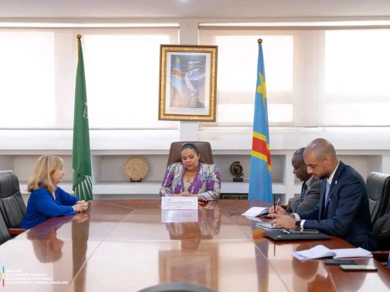 La ministre Thérèse Kayikwamba Wagner reçoit en audience Mme María del Carmen Díez Orejas, ambassadrice du Royaume d’Espagne en RDC 
