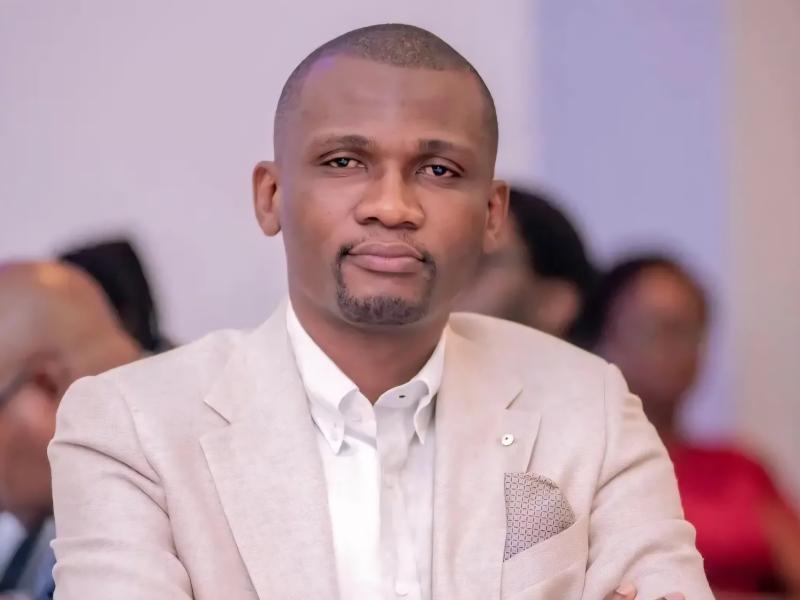 Le journaliste Gauthier Sey 