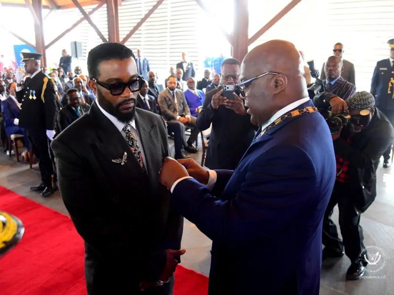 Décoration de Fally Ipupa par le Président de la République Félix-Antoine Tshisekedi Tshilombo 