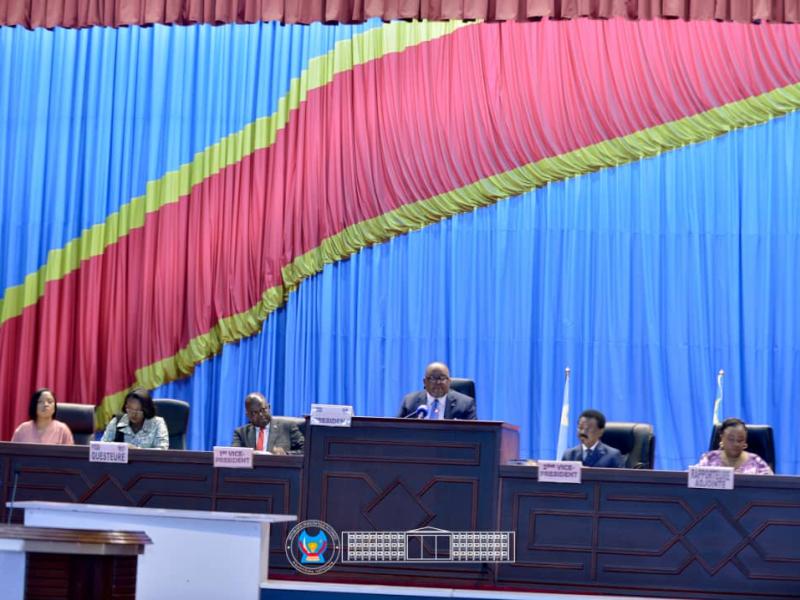 Les membres du bureau de l’Assemblée nationale sous la présidence de Aimé Boji Sangara 