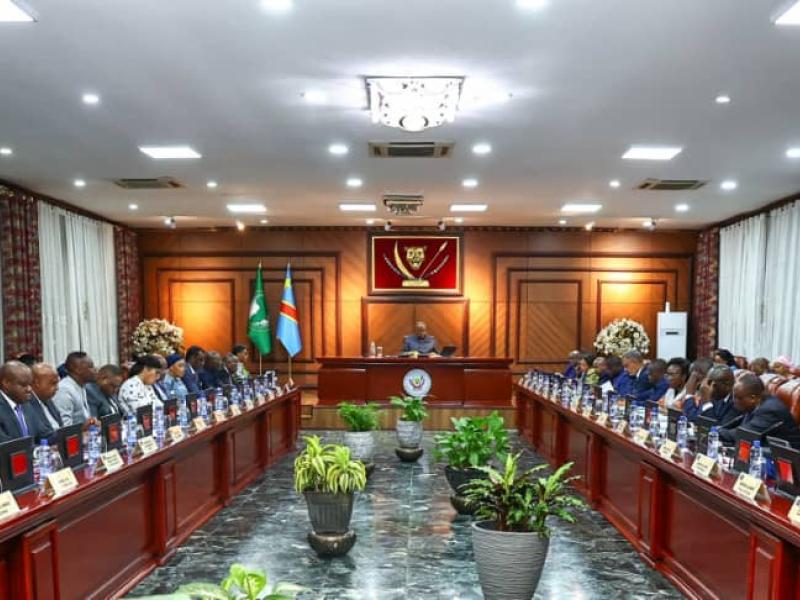 Les membres du Gouvernement congolais réunis en réunion du conseil des ministres sous la présidence de Félix Tshisekedi