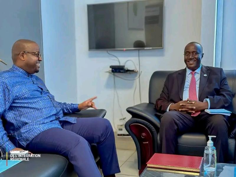 Le ministre de l’Intégration régionale Floribert Anzuluni, et le secrétaire exécutif de la CIRGL, Dr Mubita Luwabelwa [photo d'illustration]