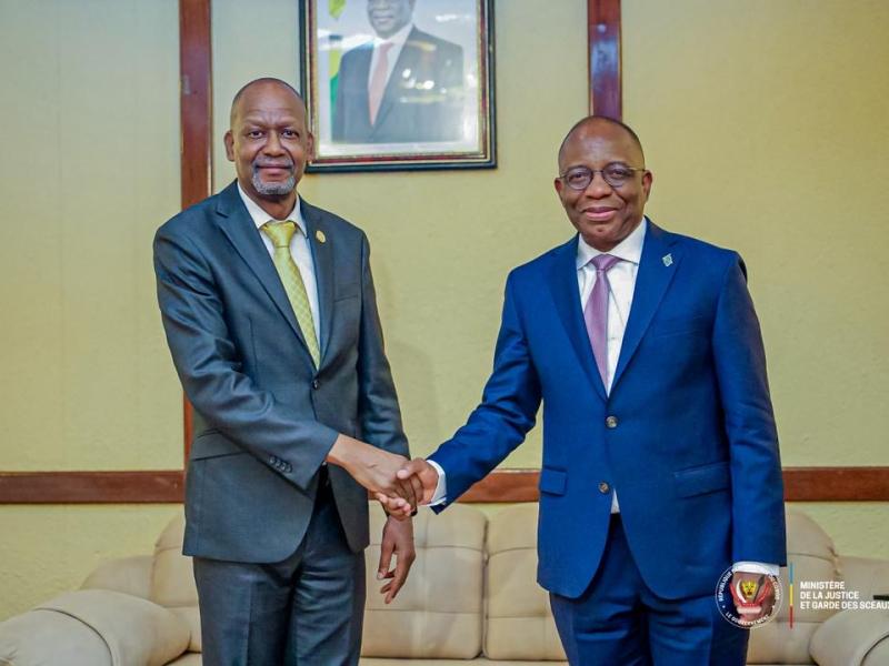 Le ministre de la Justice Guillaume Ngefa et le secrétaire exécutif de la SADC, Elias Magosi [photo d'illustration]