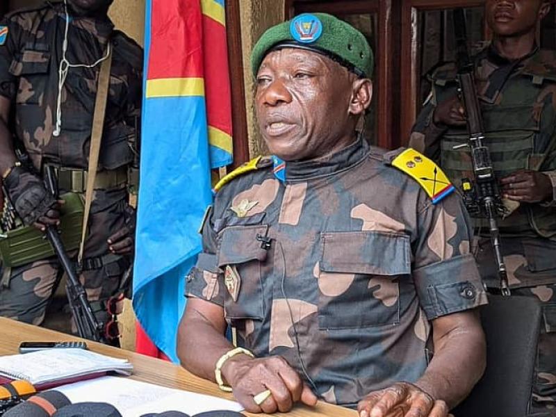 Le porte parole des FARDC le lieutenant colonel Mongba Hazukay Mak lors d'un point de presse