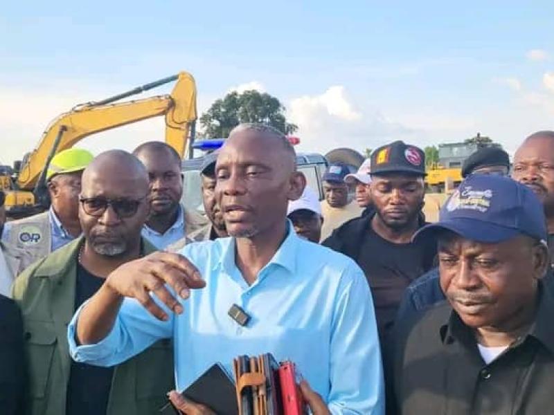Le ministre des Infrastructures et Travaux publics, John Banza