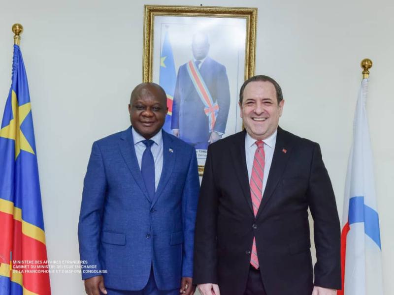 Le ministère délégué Crispin Mbadu et Murat Ülkü, ambassadeur de la Turquie en RDC