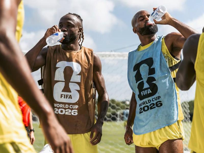 Cédric Bakambu et Fiston Kalala Mayele, attaquants des Léopards de la RDC lors d'une séance d'entraînement avant d'entamer la Coupe du monde 2026.