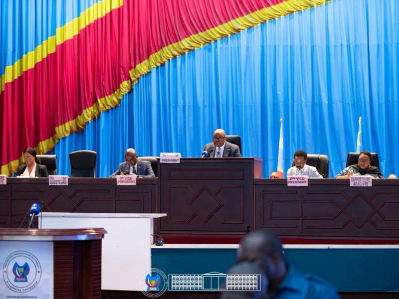 Le bureau de la Chambre basse du Parlement, lors de la clôture de la session de mars 2026