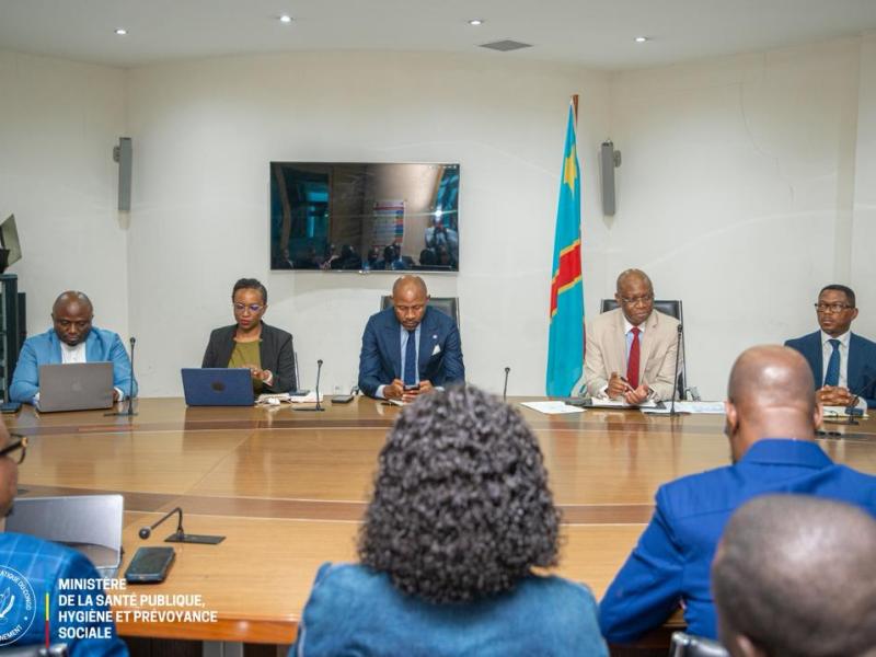 Les ministres de la Santé Roger Kamba et son homologue de la Communication et Médias, Patrick Muyaya lors de leur entretien avec le caucus des parlementaires de l'Ituri, ce mardi 16 juin 2026