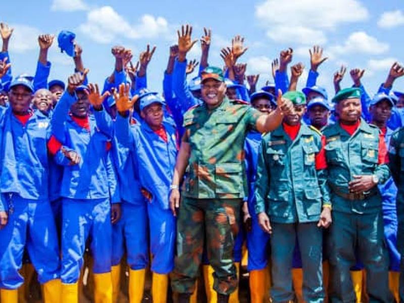 Le général Kasongo Kabwit et une brigade des jeunes bâtisseurs du Service national [photo d'illustration]