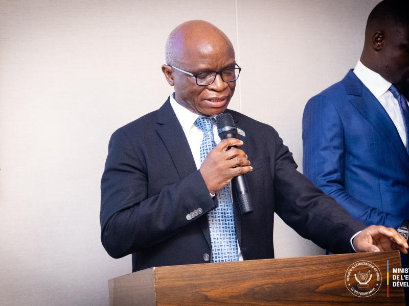 Le ministre de l’Entrepreneuriat et du Développement des PME, Justin Kalumba Muana Ngongo, lance le séminaire d’immersion