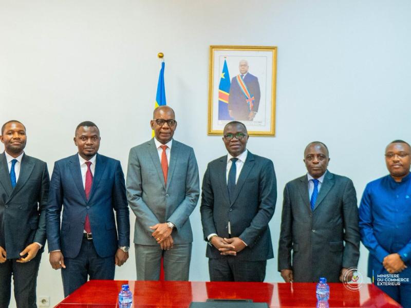 Le ministre Julien Paluku Kahongya après une séance de travail avec la Direction générale de l’ACGT