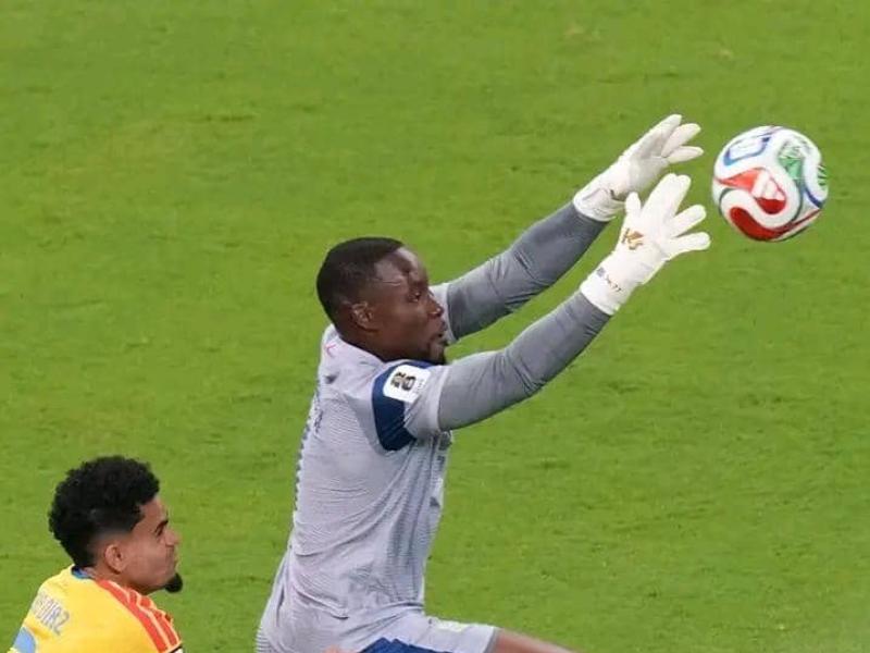 Lionel Mpasi et l'attaquant colombien Luis Diaz [Photo d'illustration]