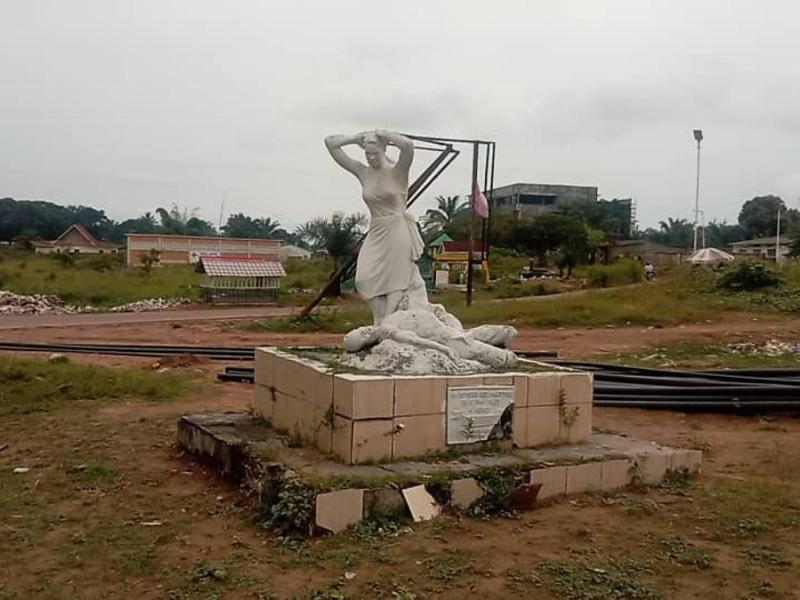 Une vue d'une statue dans la ville de Kenge [photo d'illustration]