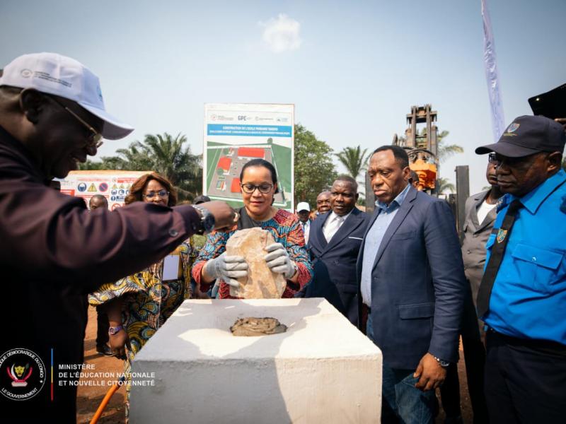 La ministre de l'Éducation nationale, Raïssa Malu, a posé la première pierre de la construction de cette nouvelle école [photo d'illustration]