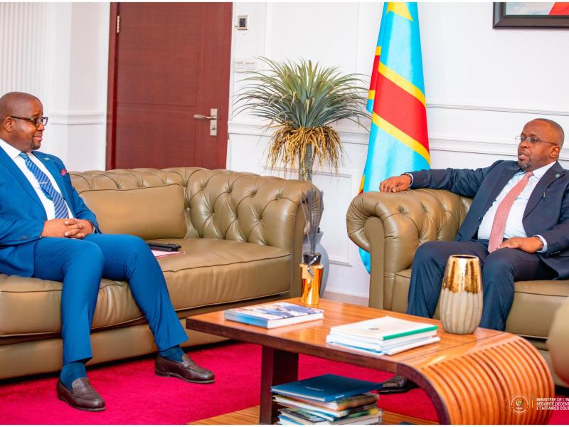 Floribert Anzuluni et Jacquemain Shabani lors d'une séance de travail sur la situation sécuritaire dans l'est de la RDC