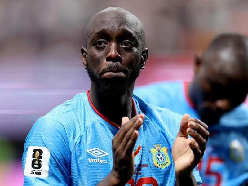 L'attaquant congolais Yoane Wissa en larmes après la défaite de la RDC face à l'Angleterre en 16e des finales de la Coupe du monde 2026