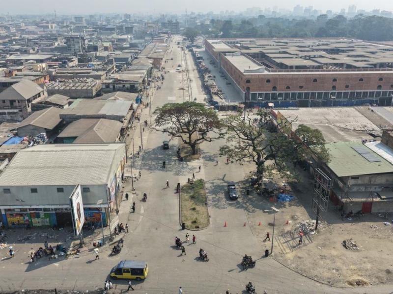 Une vue aérienne de la nouvelle configuration du Marché central de Kinshasa (Zando)