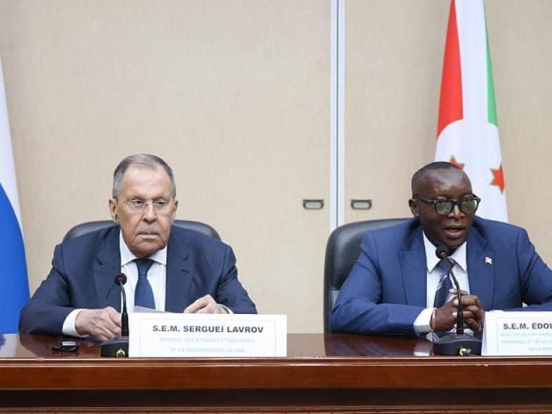 Edouard Bizimana, ministre burundais des Affaires étrangères, et son homologue russe Sergueï Lavrov [photo d'illustration]