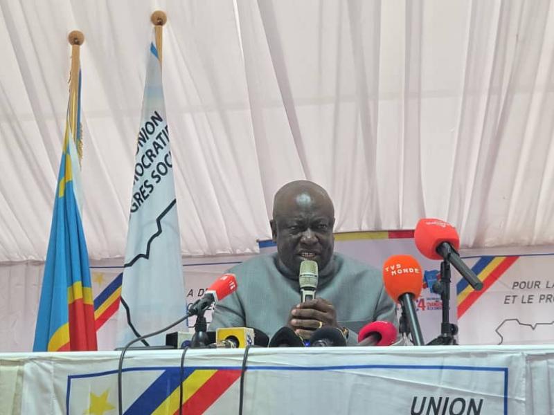 Augustin Kabuya,  secrétaire général de l’UDPS, lors d’une conférence de presse à Kinshasa [photo d'illustration]